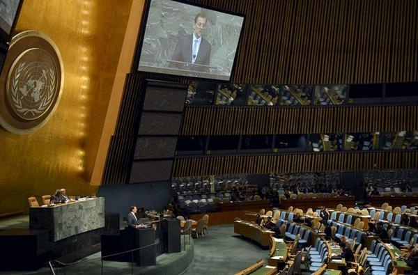 Rajoy ante la ONU. Los embajadores aprovecharon para ir al ambigú.